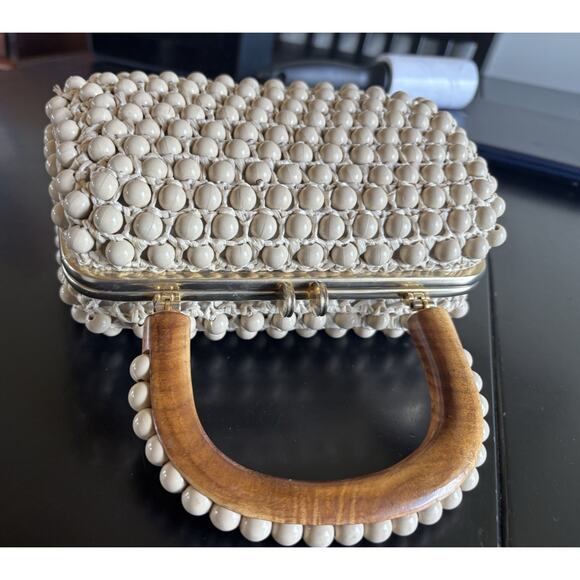 VTG 1950’s Women’s Handbag Beaded Crochet Wicka Weave Wood Handle Brass Accents - Picture 3 of 10